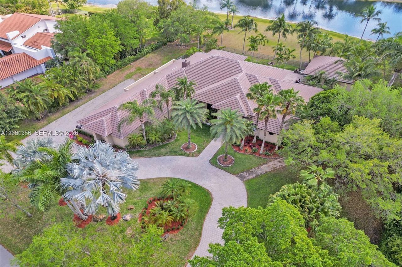 3320 Bridle Path Ln, Weston, FL 33331 | MLS ID A12091356 - The Keyes ...