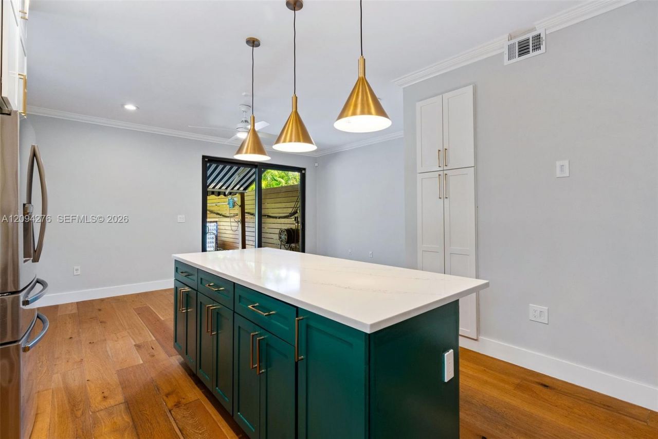 3129 Jackson Ave , Unit 3129, Miami, FL 33133 Photo