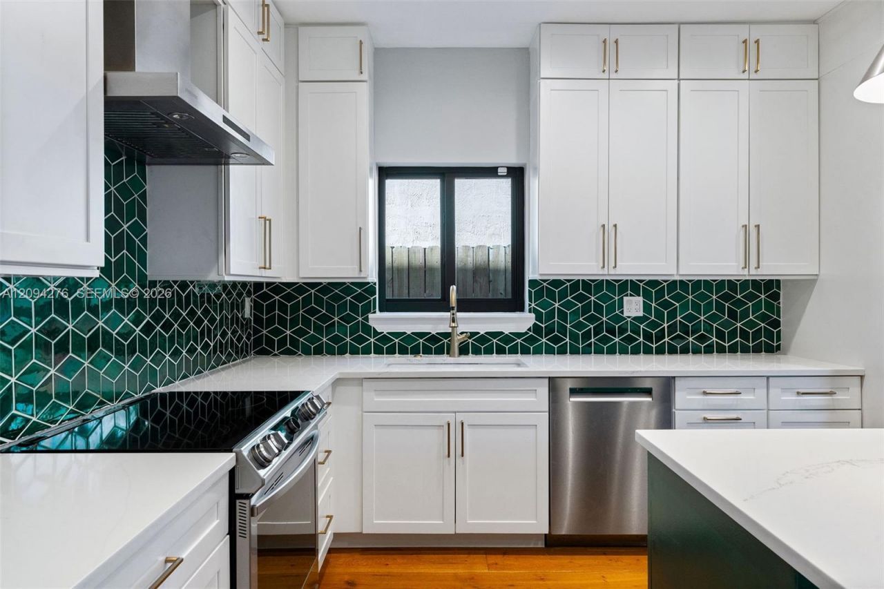 3129 Jackson Ave , Unit 3129, Miami, FL 33133 Photo