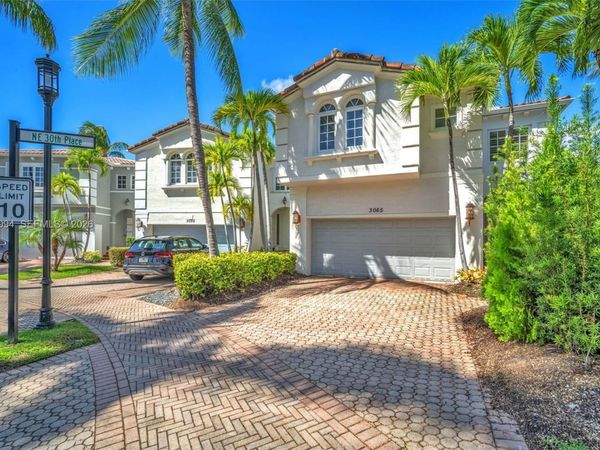 3065 NE 208th Ter , Aventura, FL 33180