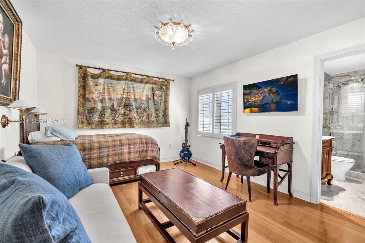 3065 NE 208th Ter, Aventura, FL 33180 Photo