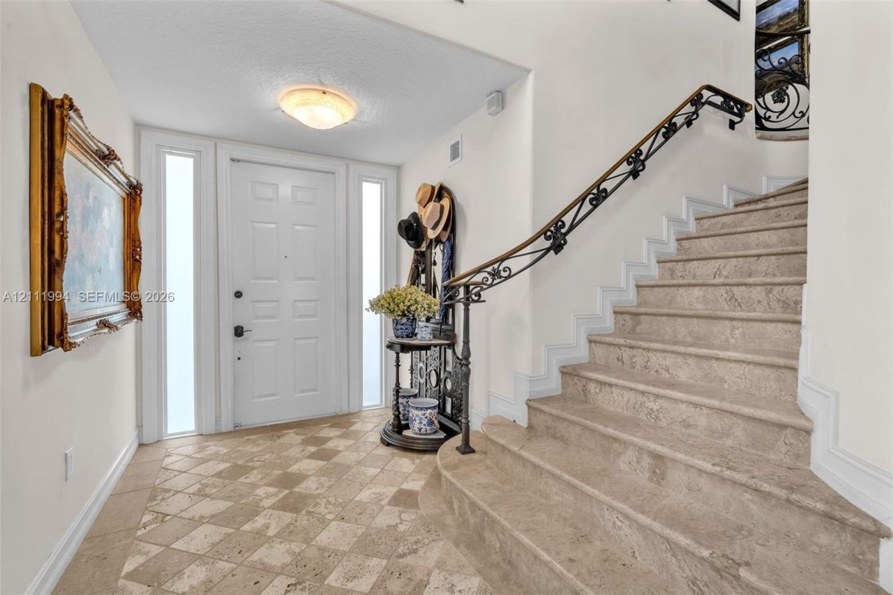 3065 NE 208th Ter, Aventura, FL 33180 Photo