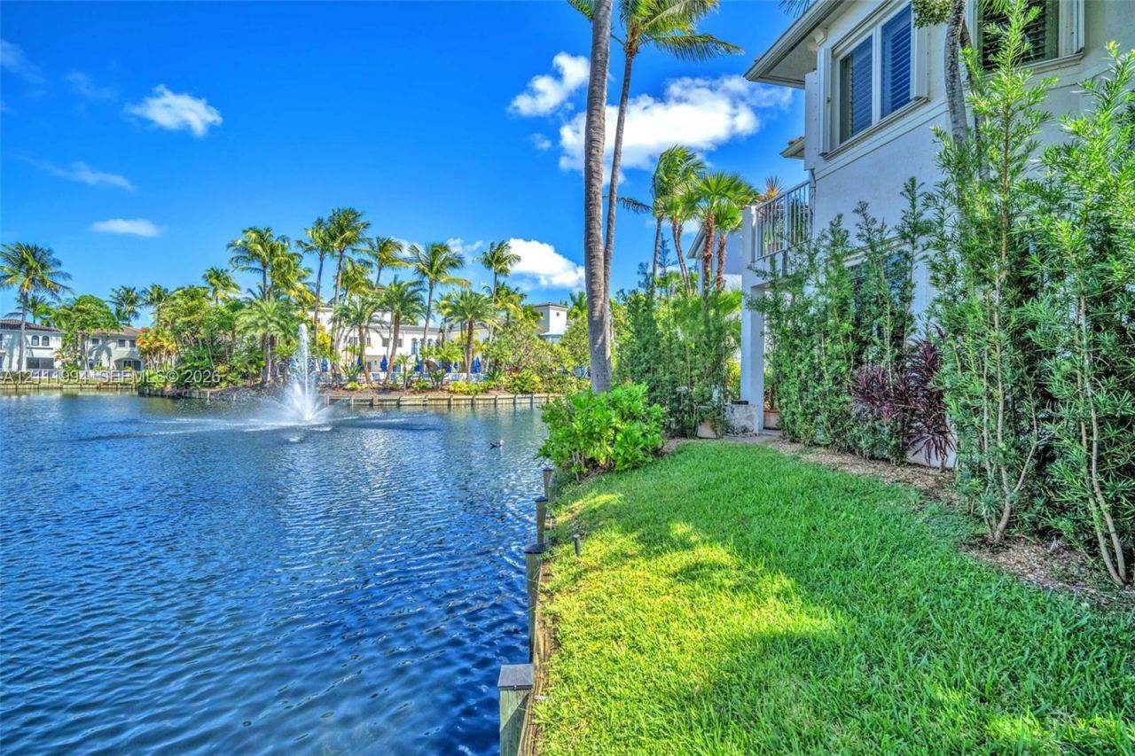 3065 NE 208th Ter, Aventura, FL 33180 Photo