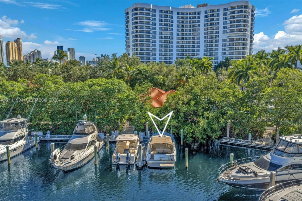 3065 NE 208th Ter, Aventura, FL 33180 Photo