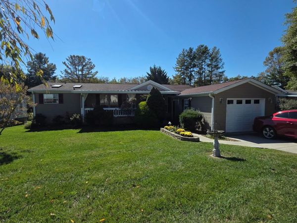 205 Misty Lane , Hendersonville, NC 28739
