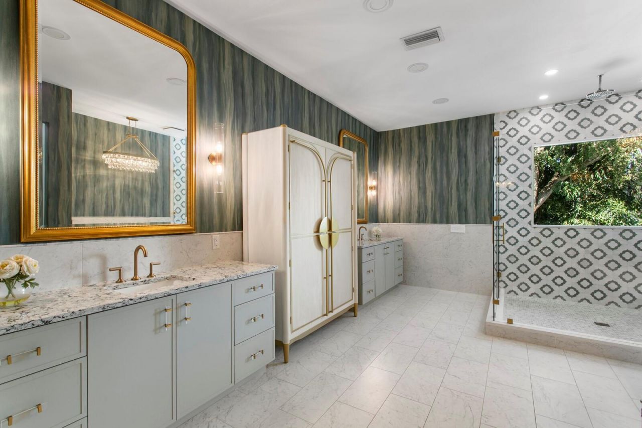 2913 W Knights Avenue, Tampa, FL 33611 Photo
