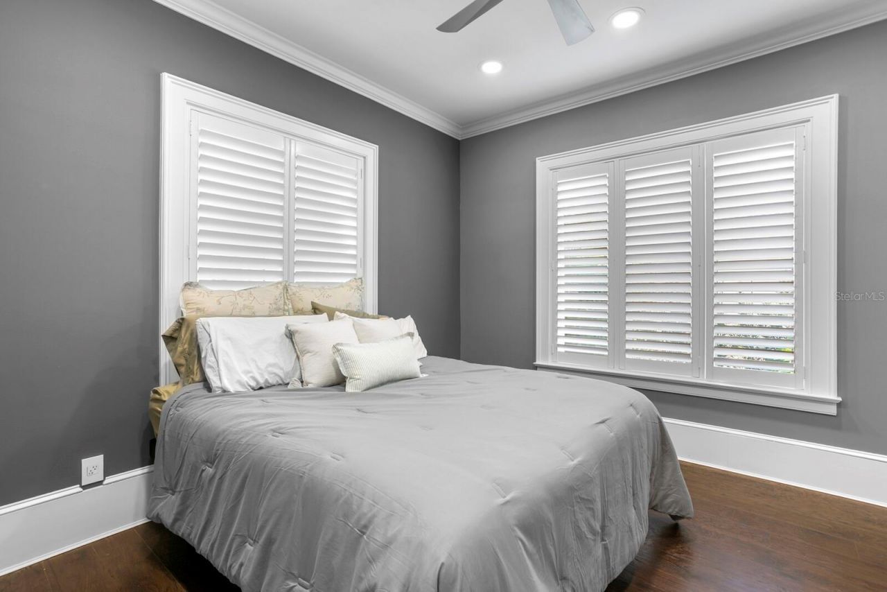 2913 W Knights Avenue, Tampa, FL 33611 Photo