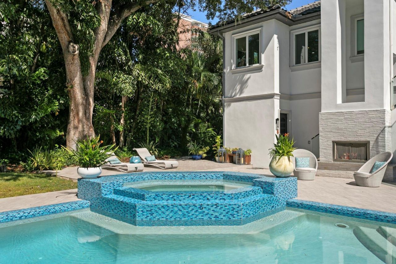 2913 W Knights Avenue, Tampa, FL 33611 Photo