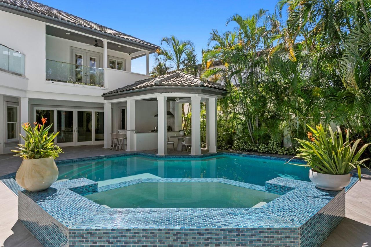 2913 W Knights Avenue, Tampa, FL 33611 Photo