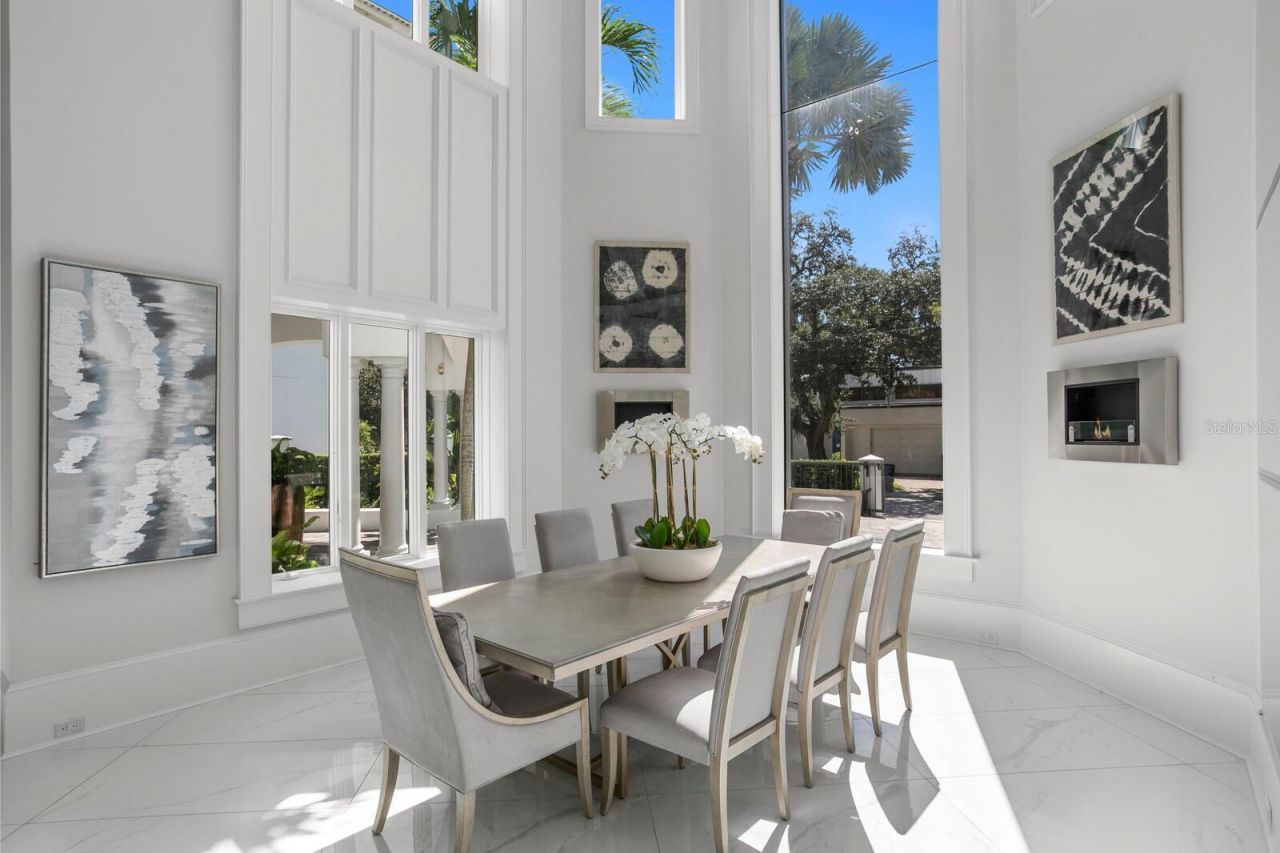 2913 W Knights Avenue, Tampa, FL 33611 Photo
