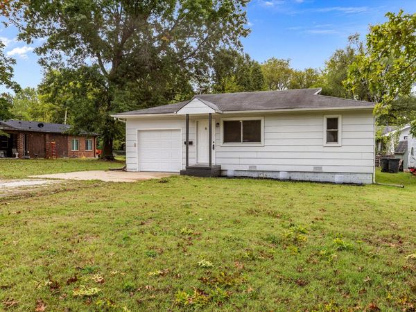 2750 W Walnut Street , Springfield, MO 65802