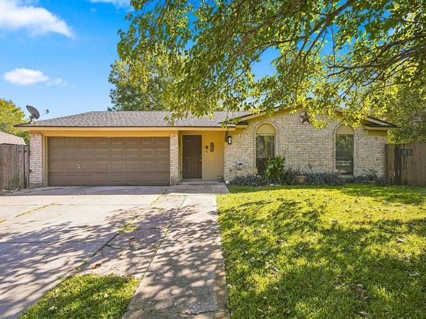 500 Robin Drive , Mansfield, TX 76063