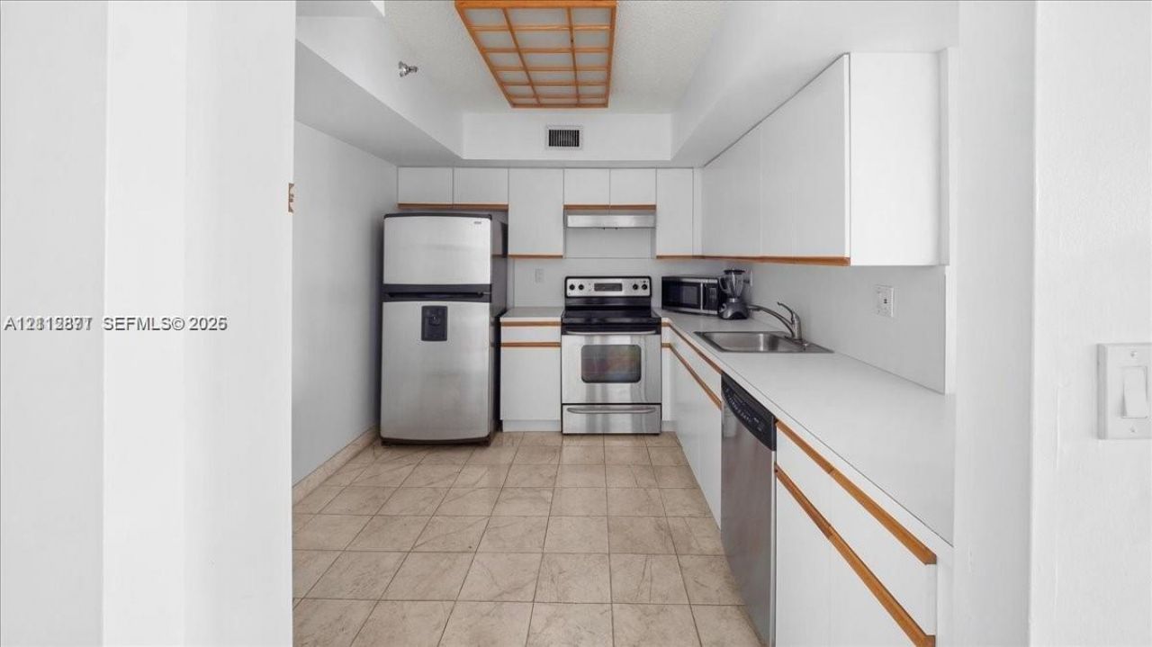 19195 NE 36th Ct , Unit 2004, Aventura, FL 33180 Photo