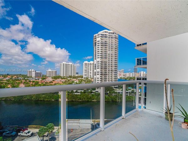20515 E Country Club Dr , Unit 1048, Aventura, FL 33180