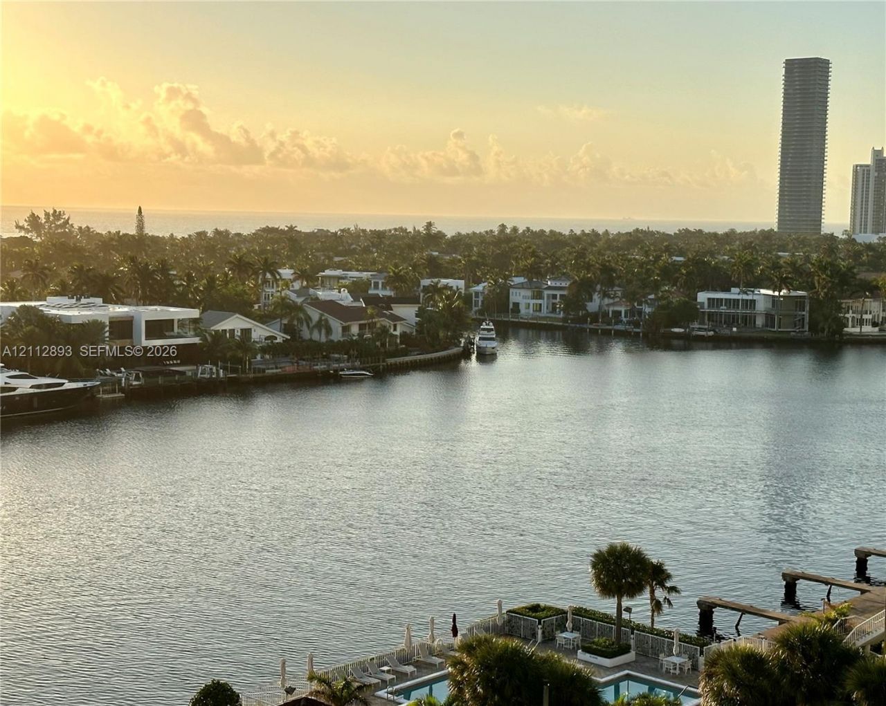 20515 E Country Club Dr , Unit 1048, Aventura, FL 33180 Photo