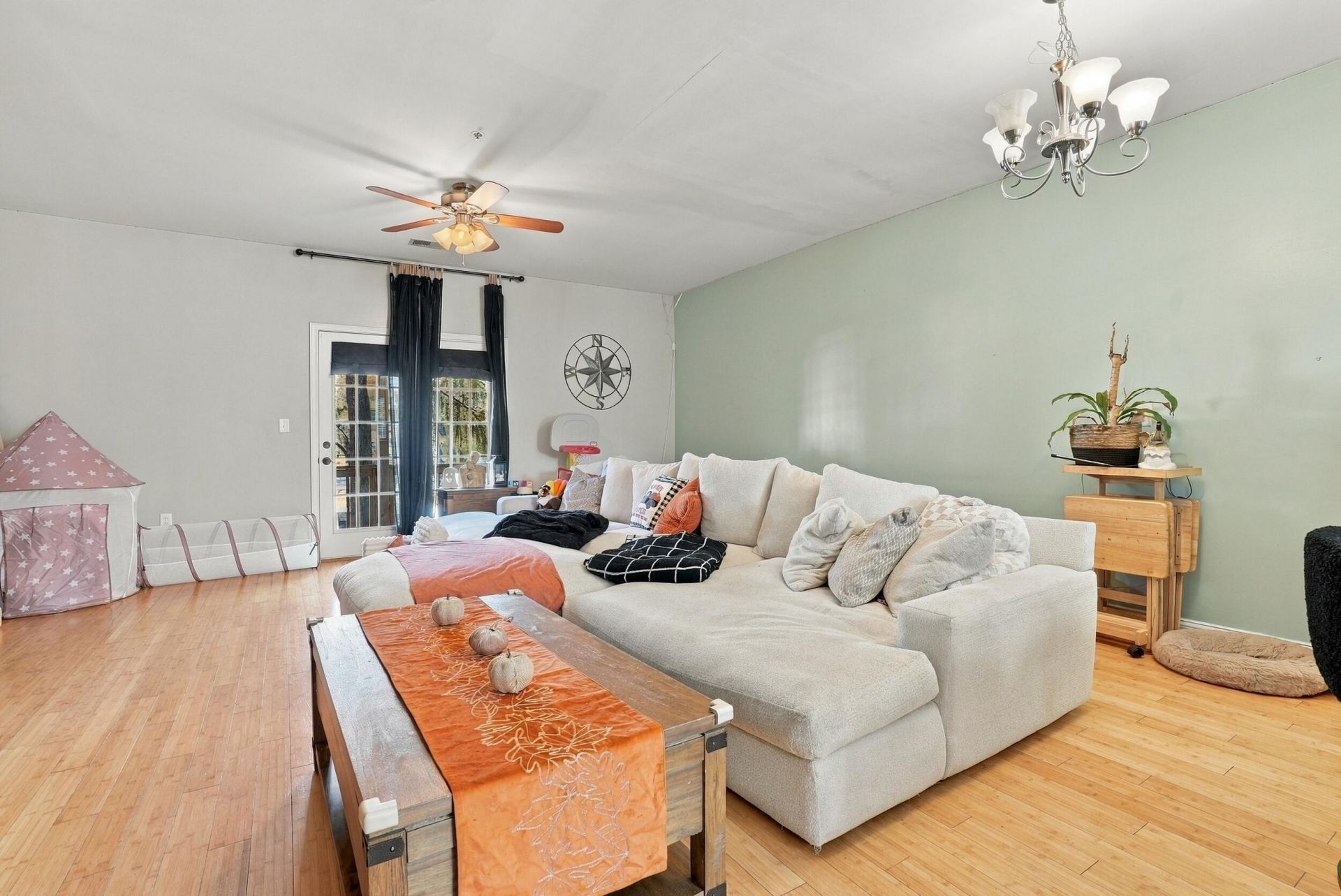 4547 Great Oak Drive Photo 4