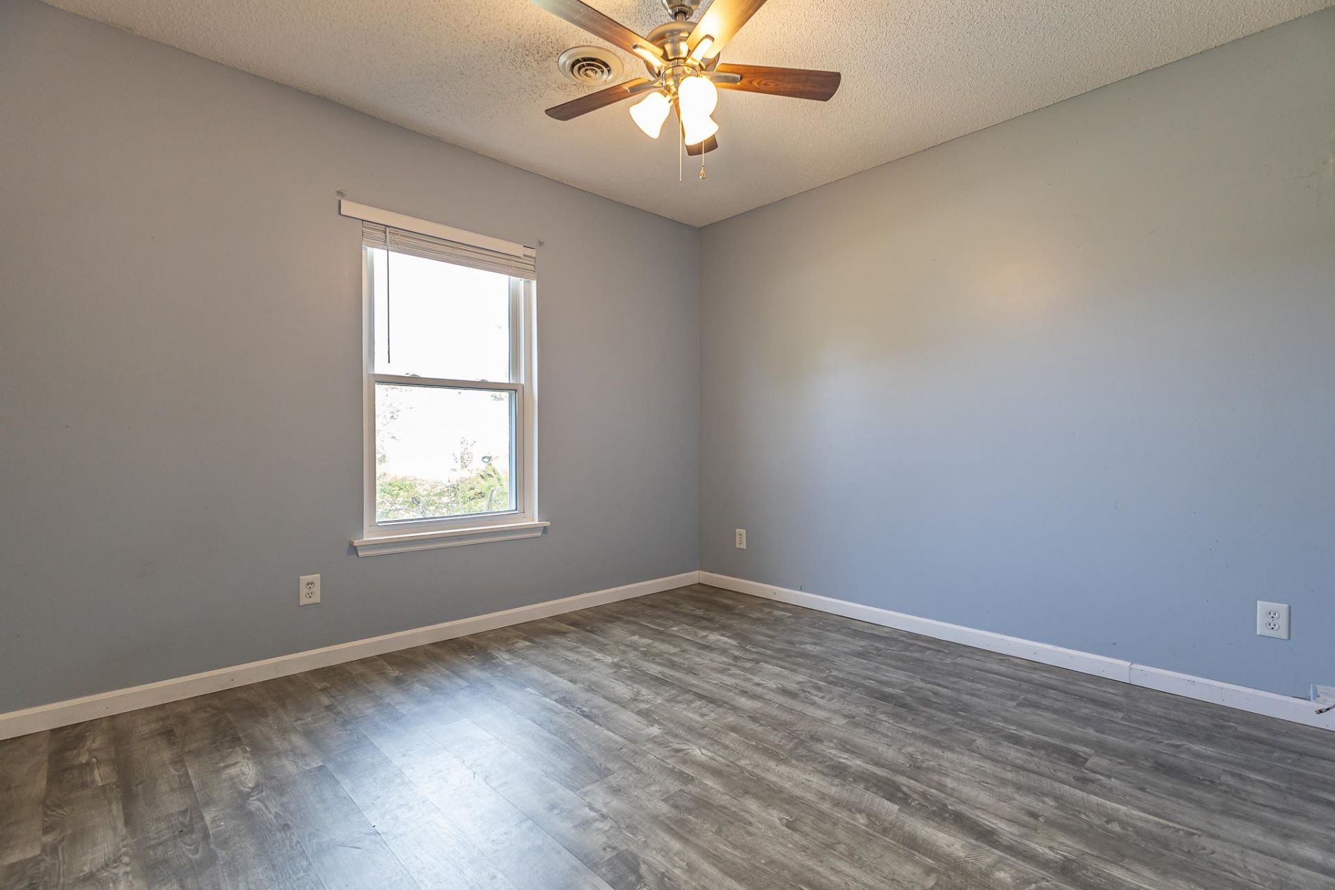2642 Temperance Dr.  Photo 10