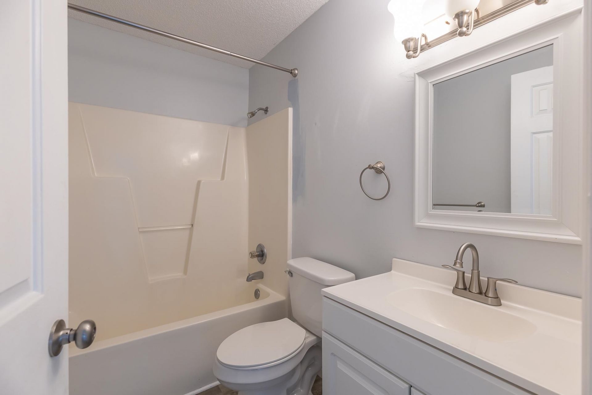 2642 Temperance Dr.  Photo 8