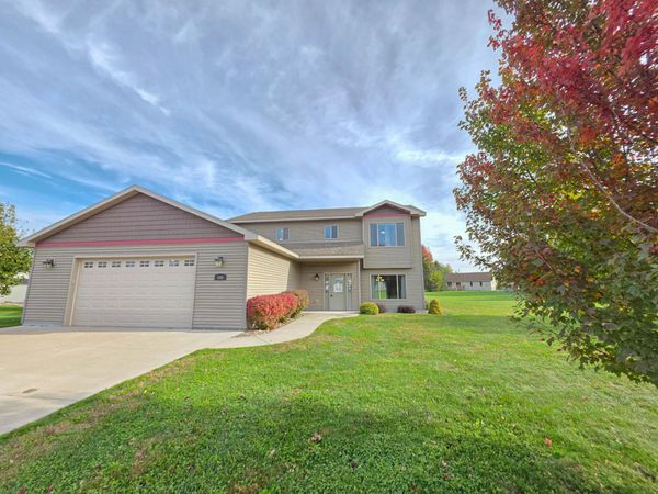 105 Taylor Circle , Le Sueur, MN 56058