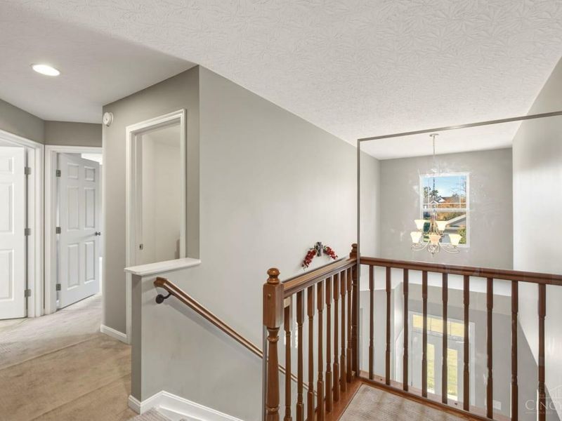 7188 Tressel Wood Drive, Green Township, OH 45248 Photo 21