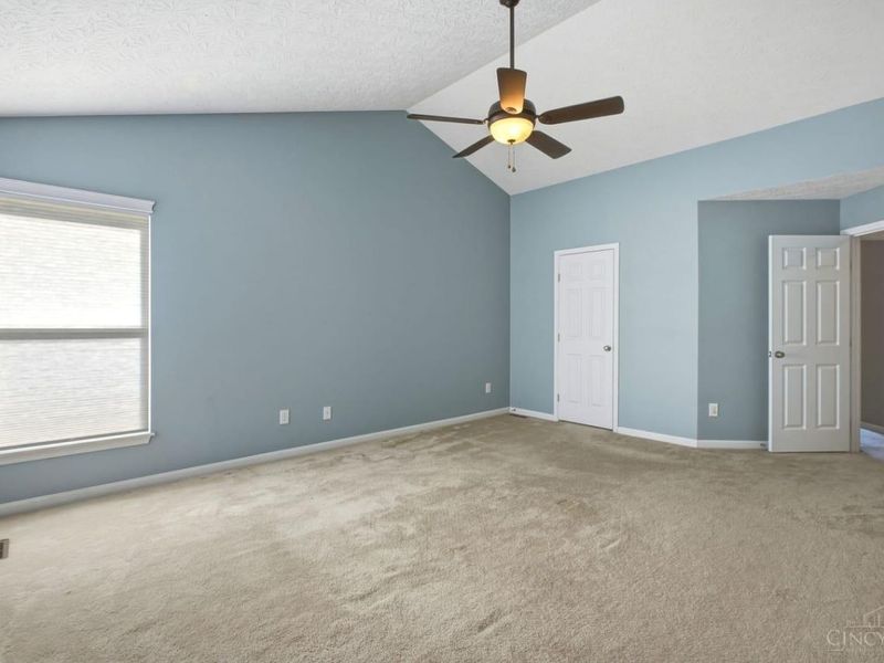 7188 Tressel Wood Drive, Green Township, OH 45248 Photo 24