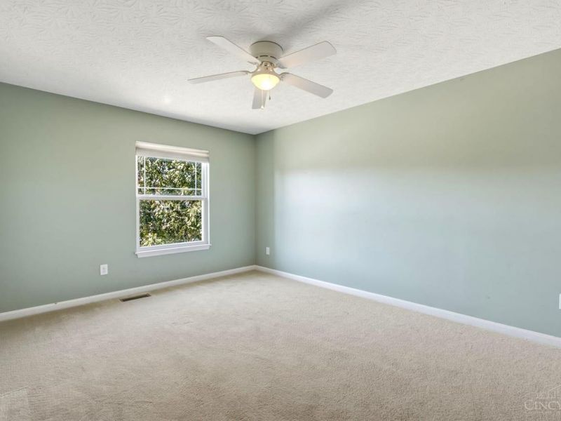7188 Tressel Wood Drive, Green Township, OH 45248 Photo 33