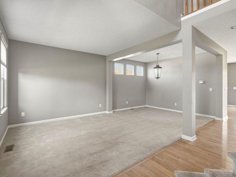 7188 Tressel Wood Drive, Green Township, OH 45248 Photo 4