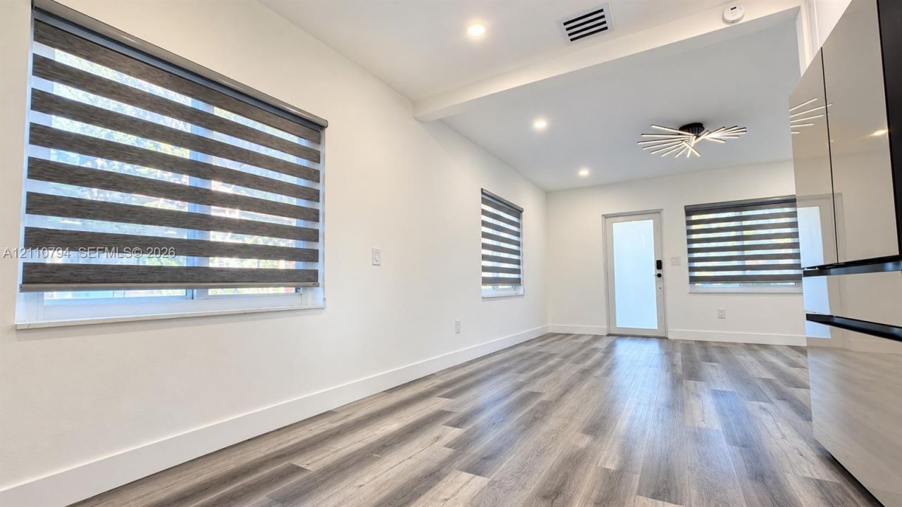 886 NE 134th St , North Miami, FL 33161 Photo