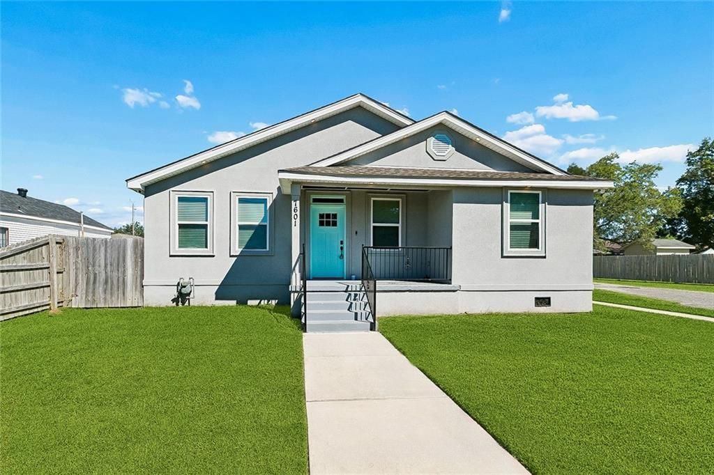 7601 LACOMBE Street  New Orleans, LA 