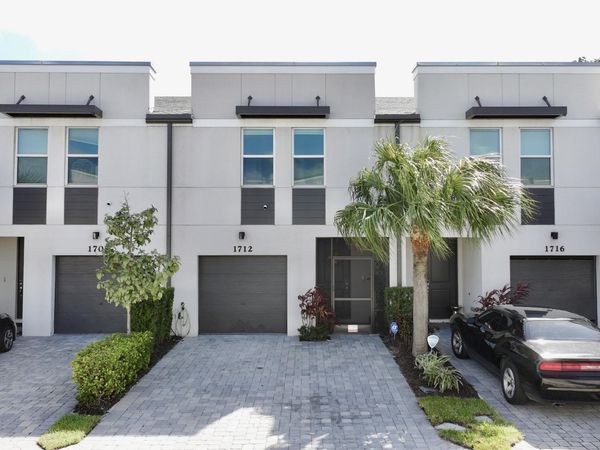 1712 Lindley Street, Mangonia Park, FL 33407