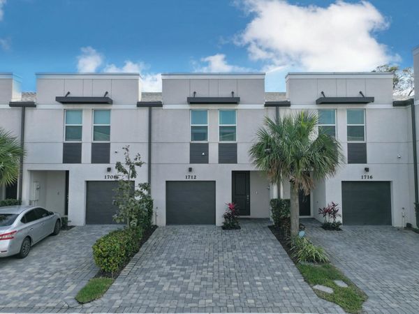 1712 Lindley Street, Mangonia Park, FL 33407