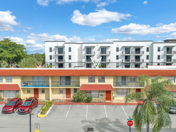 4162 SW 65th Avenue, Unit #84, Davie, FL 33314