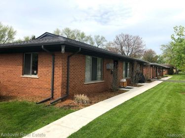 2301 W 14 Mile Road , Unit B, Royal Oak, Mi 48073