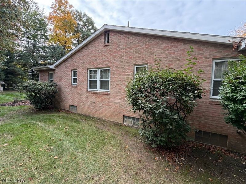 1040 W Milton Street, Alliance, OH 44601 Photo 6