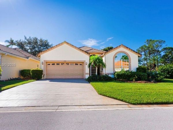 1528 SE Holyrood Ln , Port St. Lucie, FL 34952