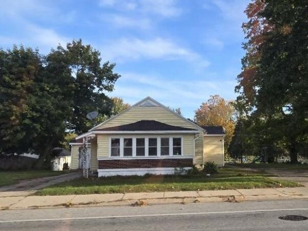 283 W Division Street, Sparta, MI 49345