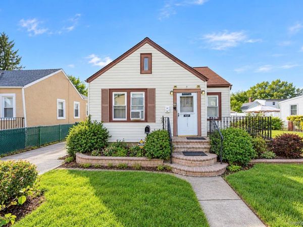 604 Clinton Avenue, Uniondale, NY 11553