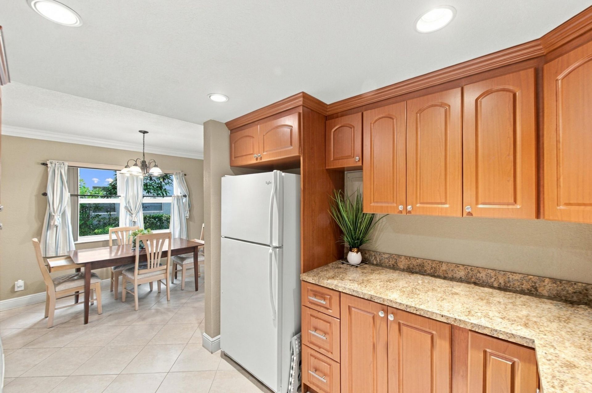 823 Flanders R Drive, Unit R, Delray Beach, FL 33484 Photo