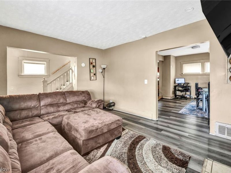 7914 Dorver Avenue, Cleveland, OH 44105 Photo 10