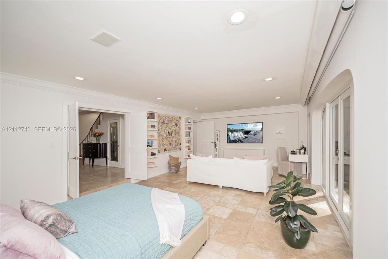 6157 Paradise Point Dr , Palmetto Bay, FL 33157 Photo
