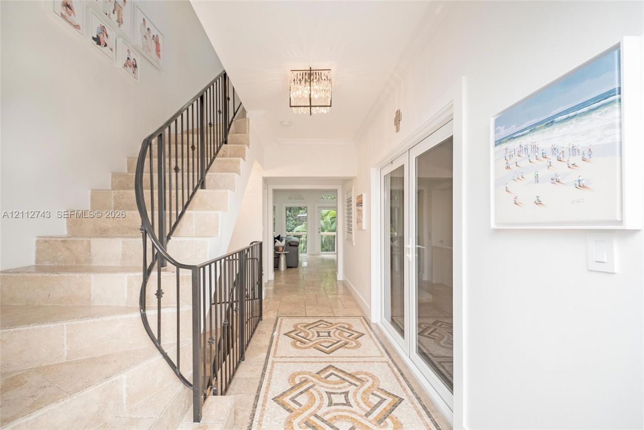 6157 Paradise Point Dr , Palmetto Bay, FL 33157 Photo