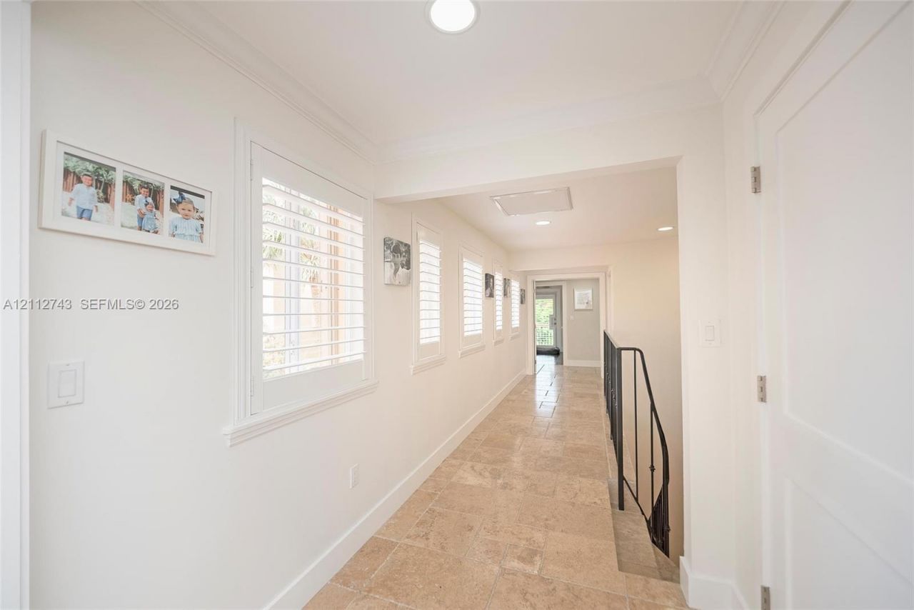 6157 Paradise Point Dr , Palmetto Bay, FL 33157 Photo