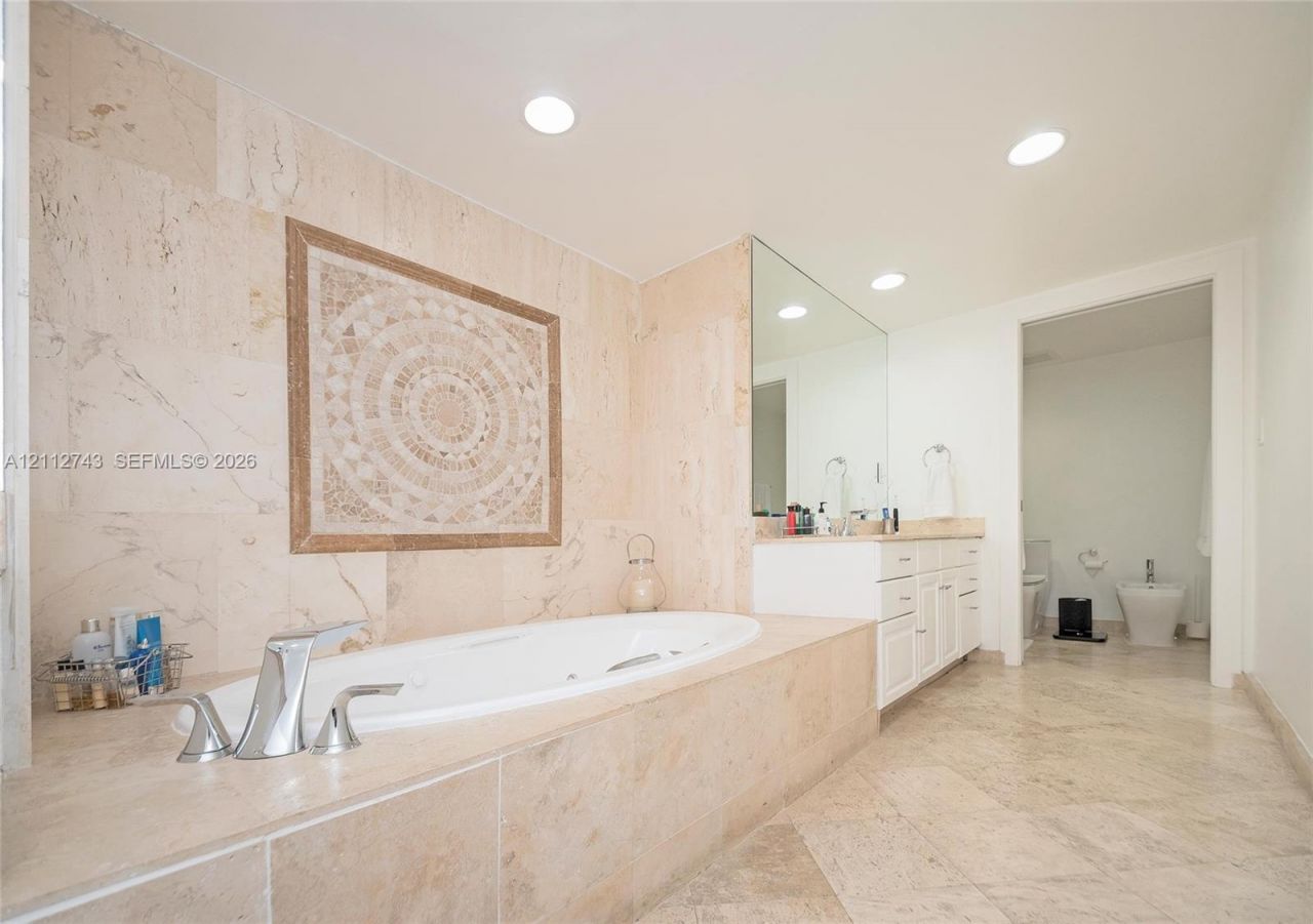 6157 Paradise Point Dr , Palmetto Bay, FL 33157 Photo