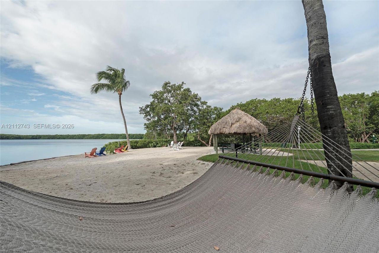 6157 Paradise Point Dr , Palmetto Bay, FL 33157 Photo