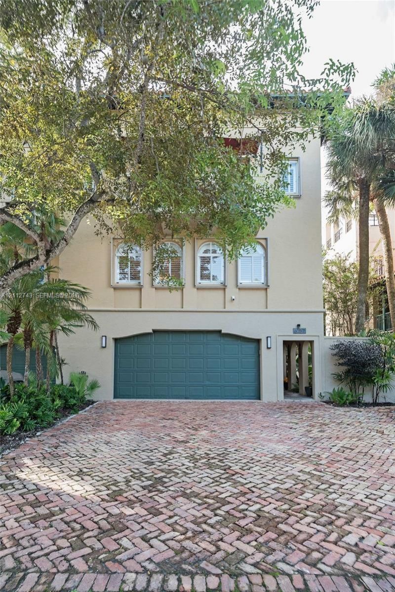 6157 Paradise Point Dr , Palmetto Bay, FL 33157 Photo
