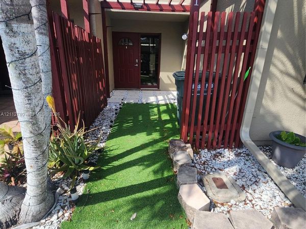 11011 S Lakeview Dr , Unit 11011, Pembroke Pines, FL 33026
