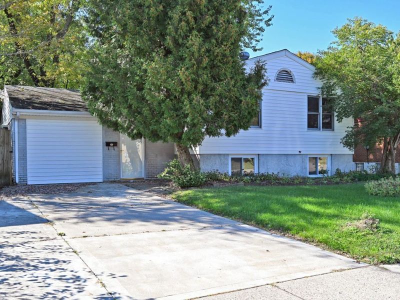 11626 Hinkley Drive, Forest Park, OH 45240 Photo 2
