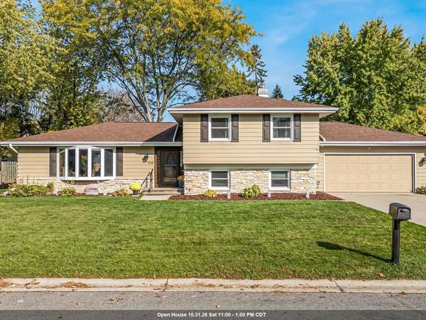 708 KENSINGTON ROAD, Neenah, WI 54956