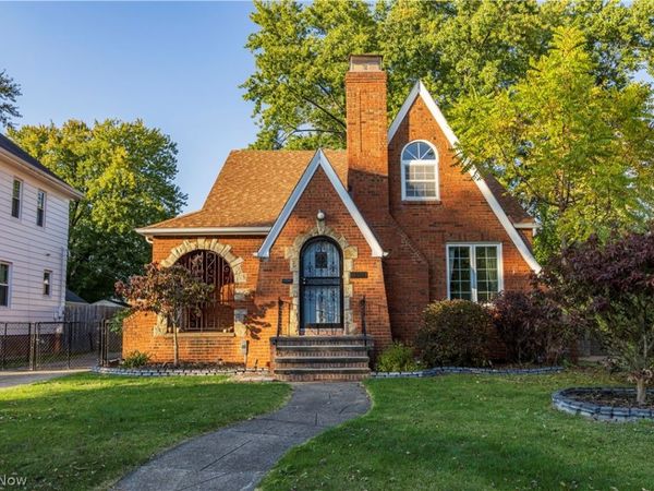 16936 Woodbury Avenue, Cleveland, OH 44135