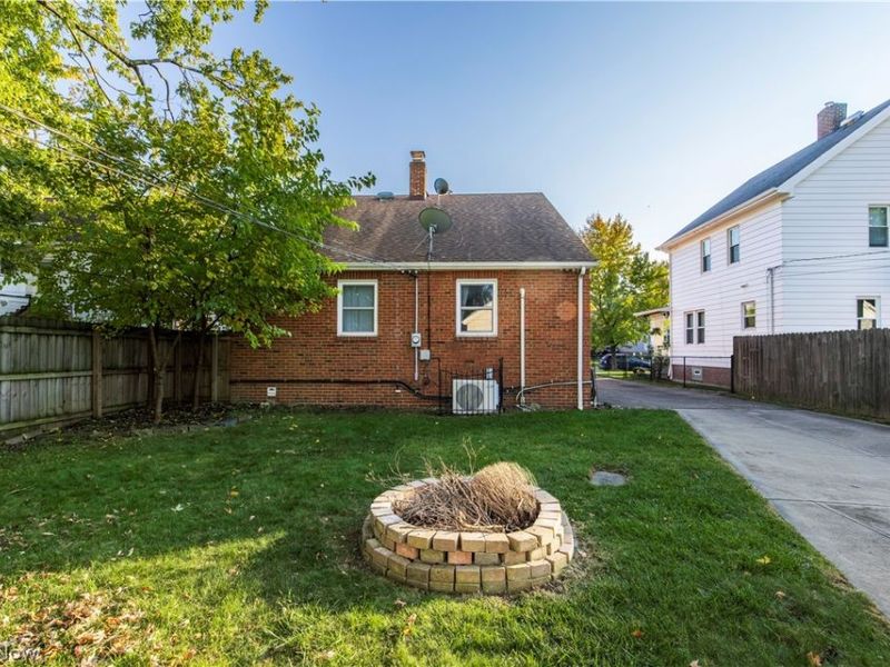 16936 Woodbury Avenue, Cleveland, OH 44135 Photo 10